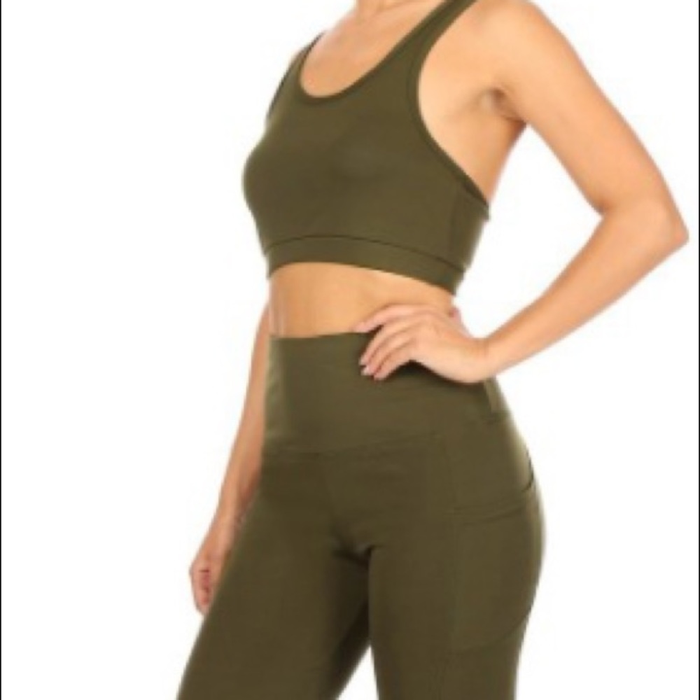 Adorable olive activewear set!